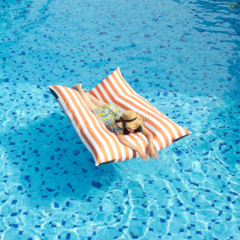 LUXURY IN-POOL FLOATING BEANBAG