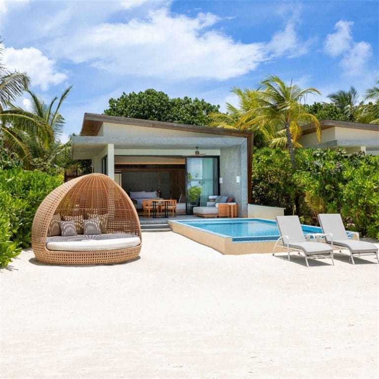 Outdoor Beach Resort DayBed with Cushions Patio Wicker Sofa Outdoor Beach Resort DayBed with Cushions Patio Wicker Sofa