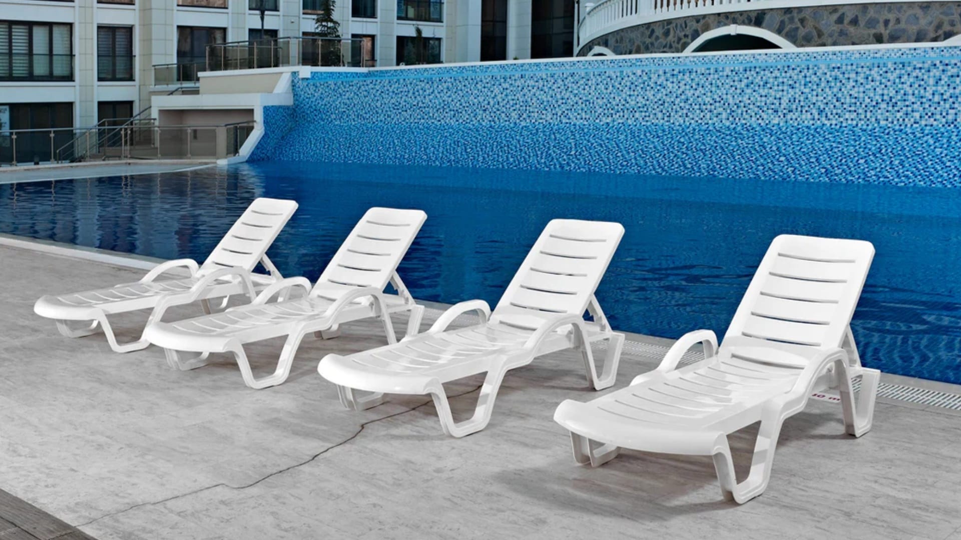 Hotel​ Polypropylene Plastic White Sun Loungers Sun Beds