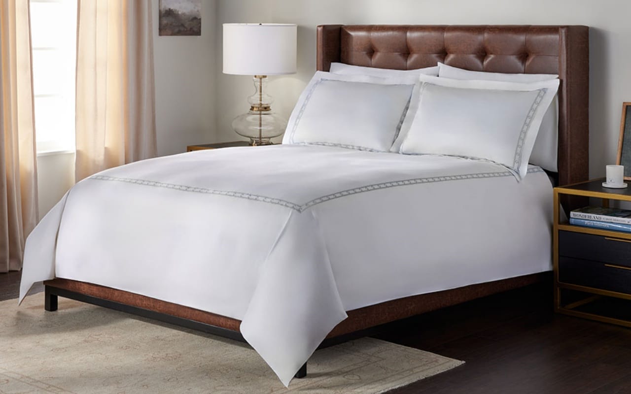 the-ritz-carlton-diamond-border-bed-bedding-set