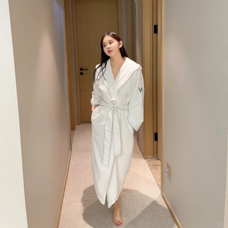 ​Custom-Embroidered-Bathrobes-Marriott-Hilton-DERBAL