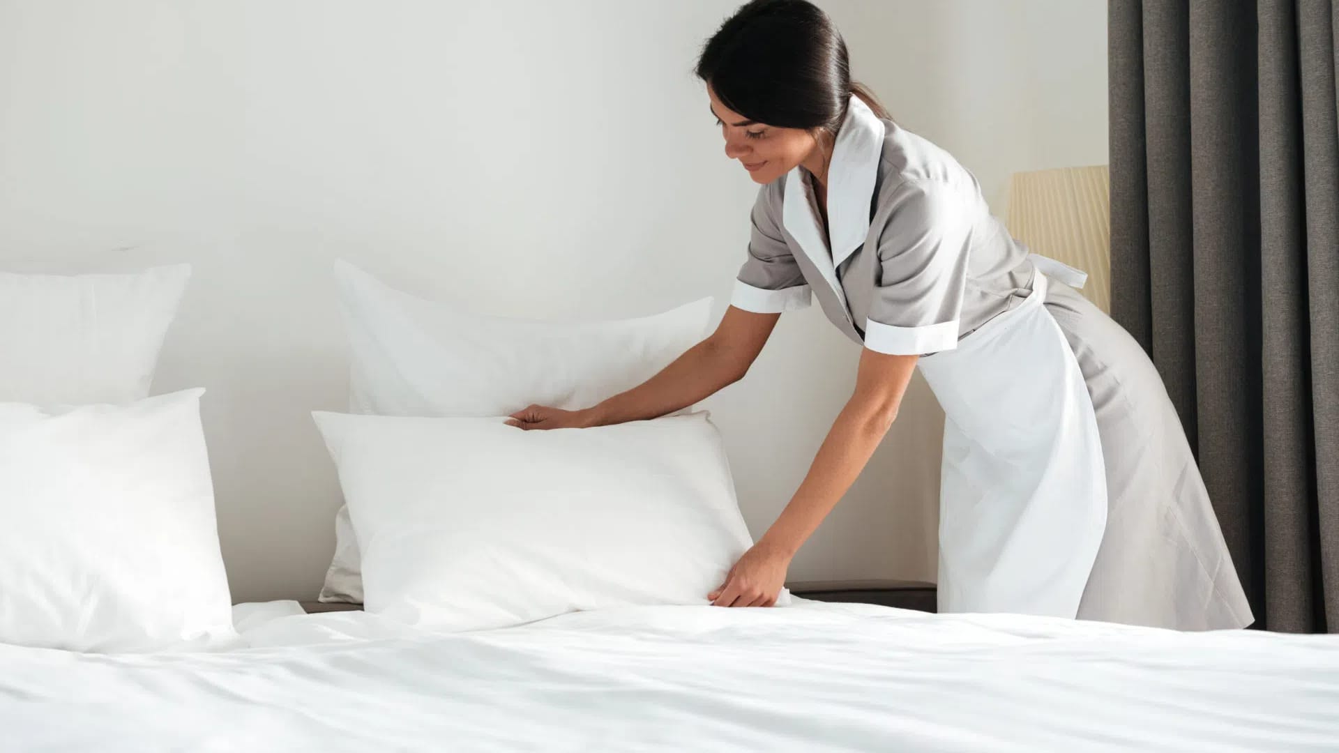 Guestroom Housekeeping Supplies Bedding sheet cover pillows