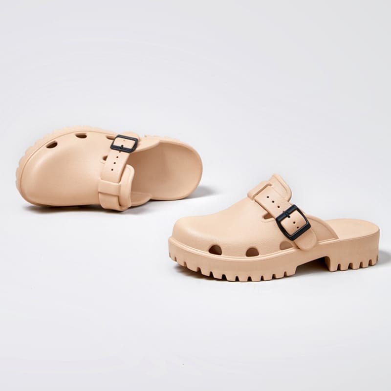 Waterproof EVA slippers with reinforced toes, poolside hotel amenities