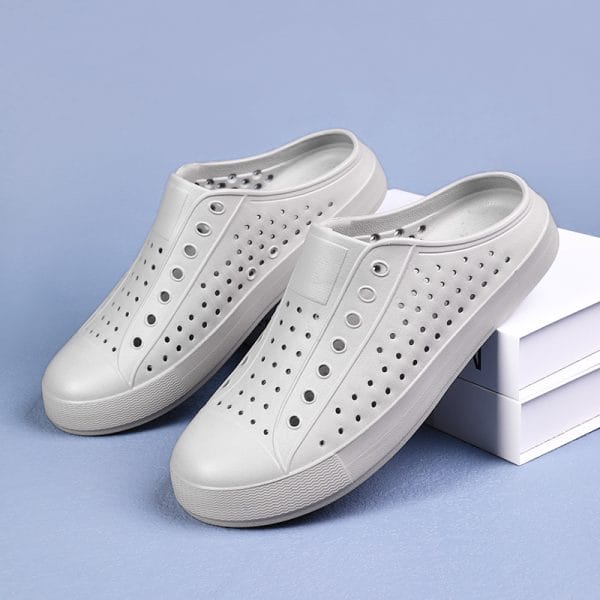 Dubai Address Downtown Kitchen Staff in Waterproof Oil-Resistant Shoes