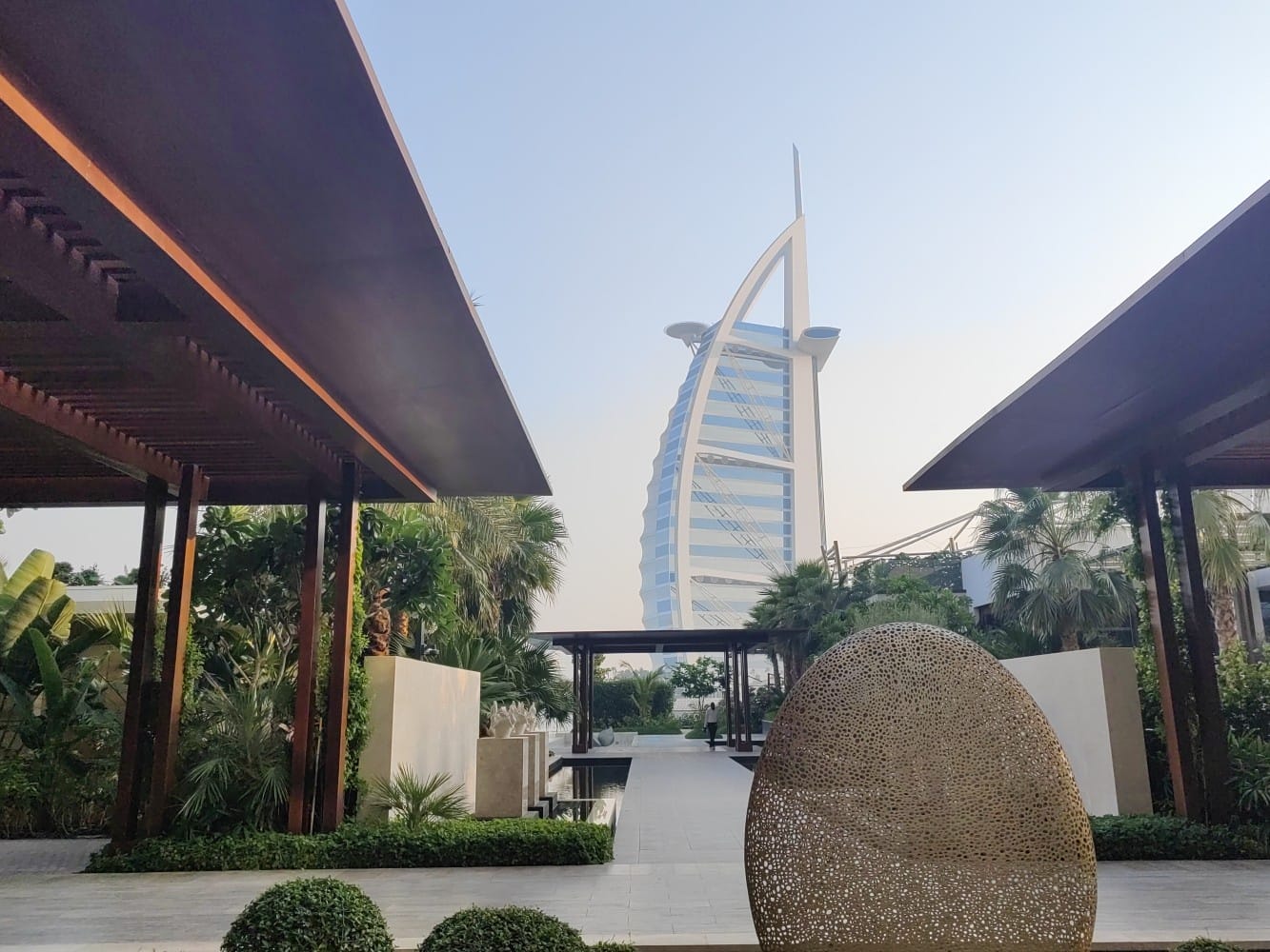 Jumeirah Beach Hotel Visiting-Dubai Hospitality