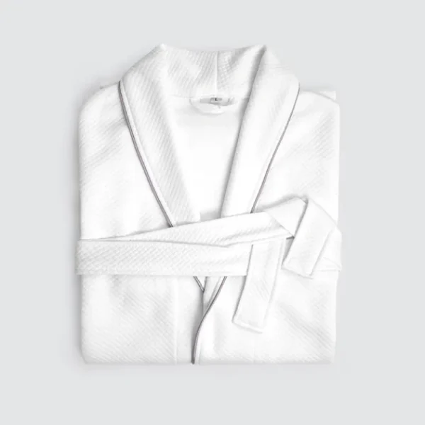 Industrial-packed wholesale custom bathrobes for Burj Al Arab – pre-shrunk to withstand UAE laundries.