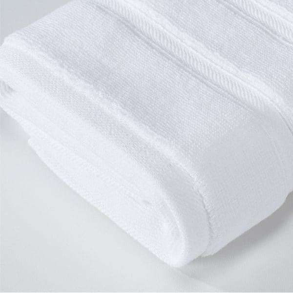Mold-resistant Hotel Bath Towels in 80% humidity at Constance Ephelia Seychelles.