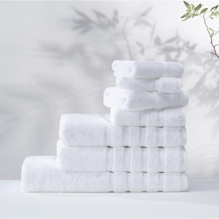 Hotel Bath Towels enduring 90°C industrial wash cycles at Emirates Palace Abu Dhabi.