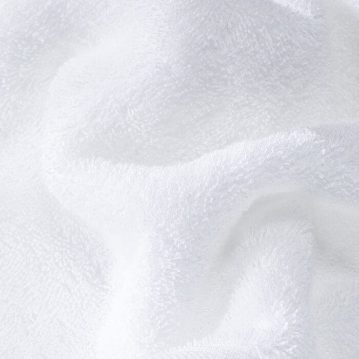 Hotel Bath Towels absorbing pool water in 3 seconds at One&Only Le Saint Géran, Mauritius.