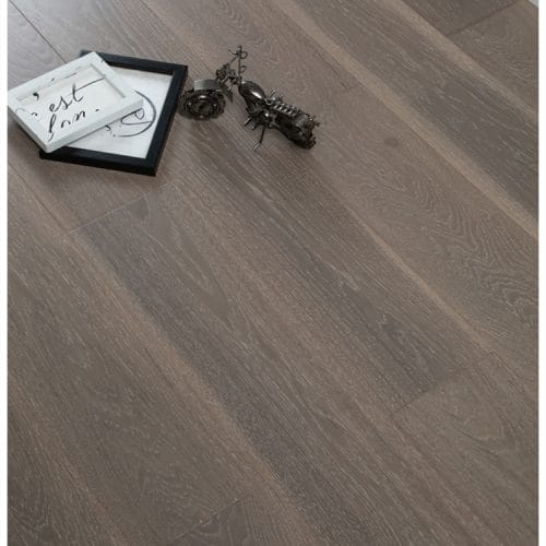 Antique Brushed Oak Vinyl Flooring - Timeless Elegance for Hotel Rooms